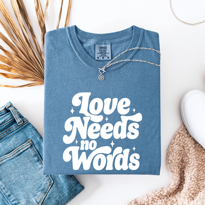 Love needs no words - Retro - T shirt or Sweater